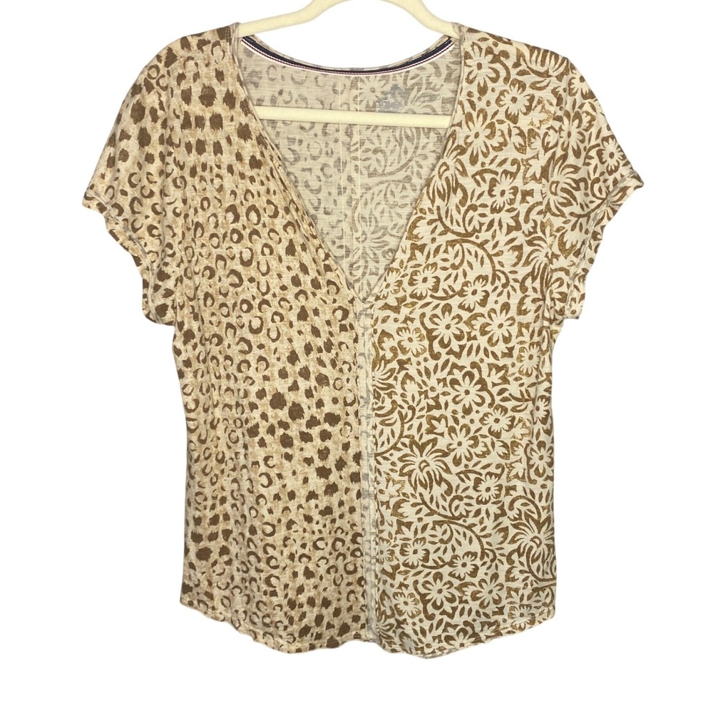 Pilcro Anthropologie Tan Leopard Floral Split Printโ V-Neck Tee Womens Medium